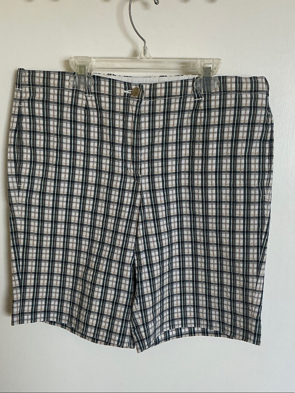 Liz Claiborne White Plaid Flat Front Shorts with white, blue & beige strips